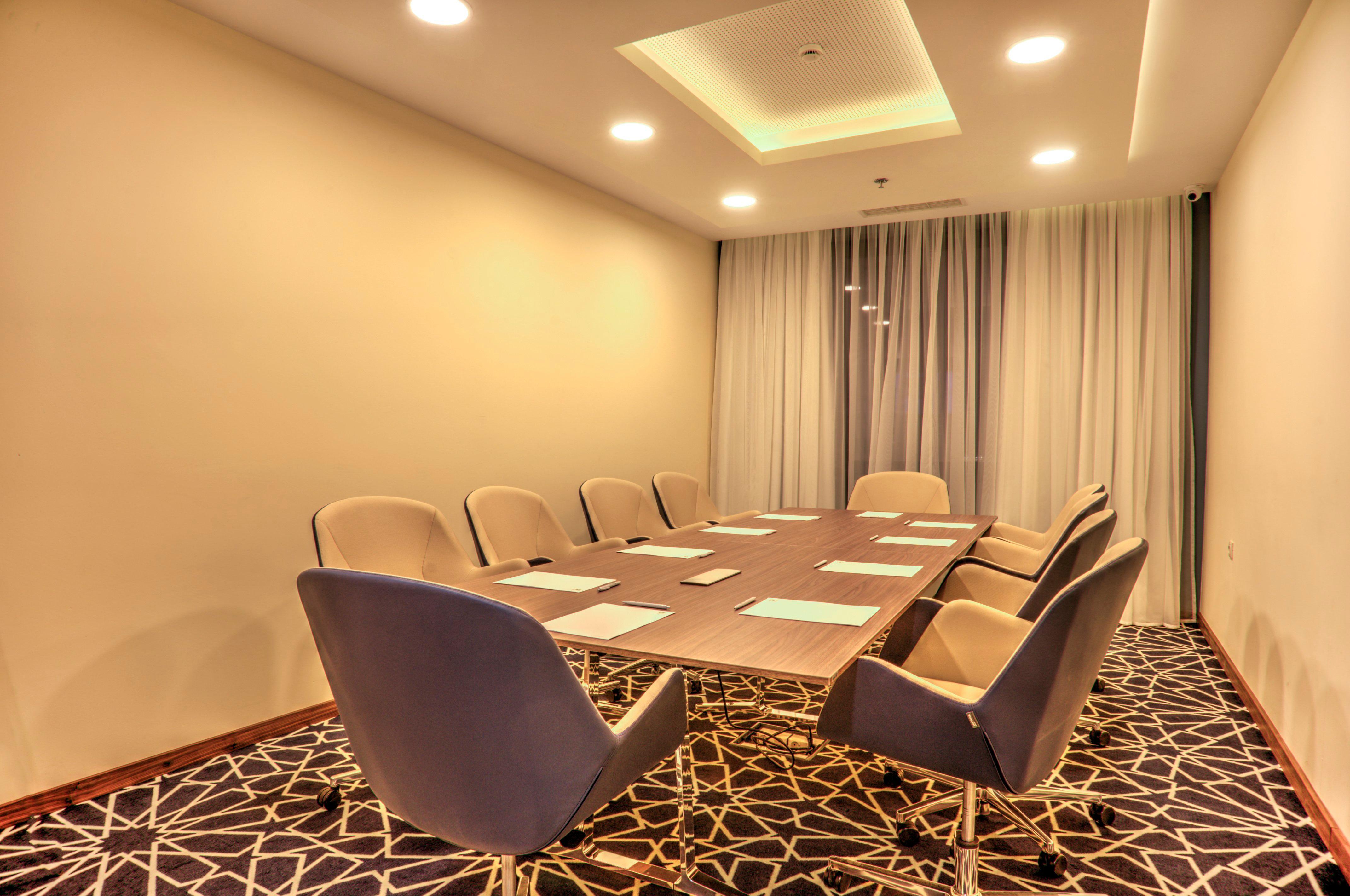 Holiday Inn Plovdiv By Ihg Bagian luar foto