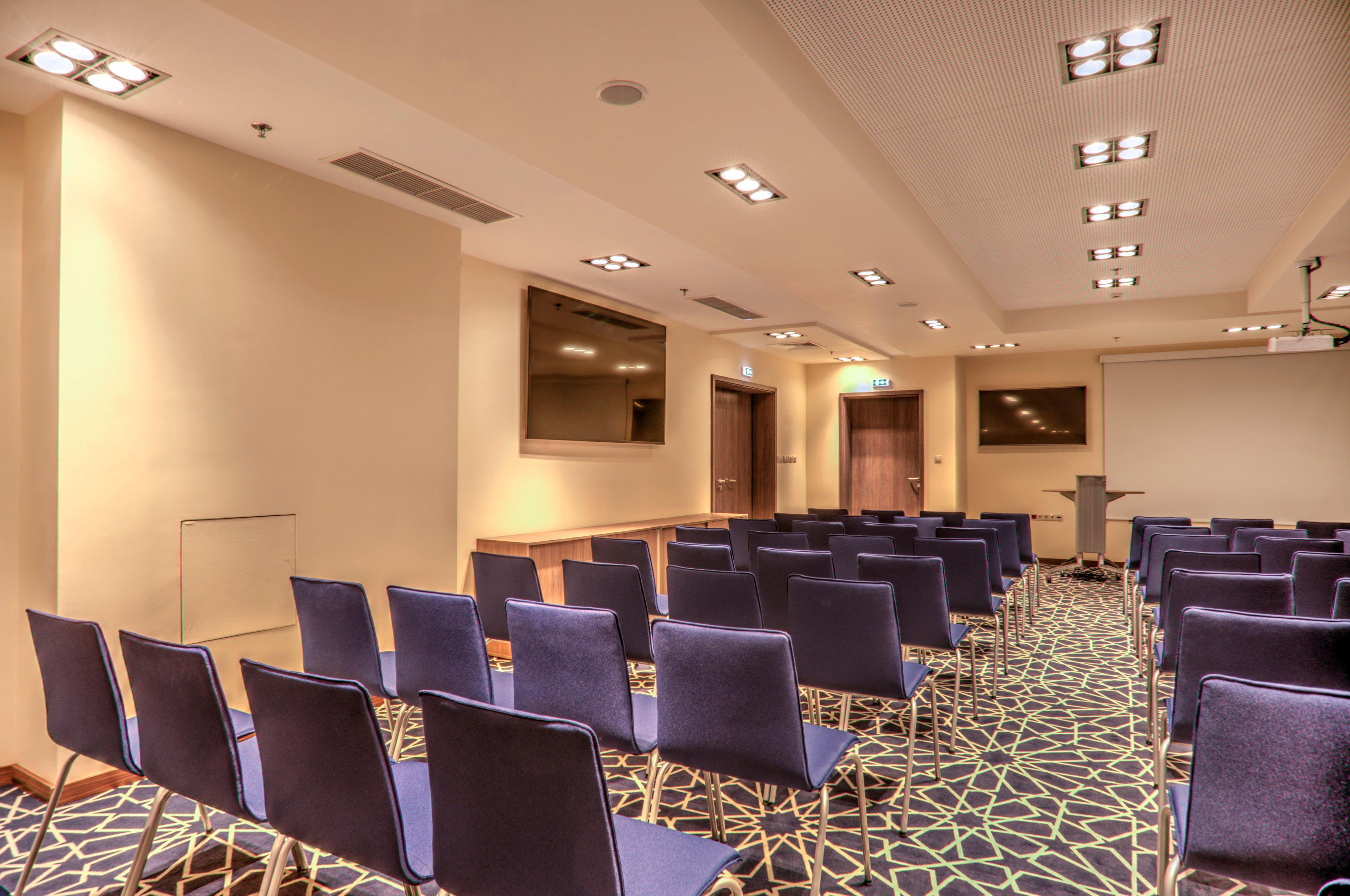 Holiday Inn Plovdiv By Ihg Bagian luar foto