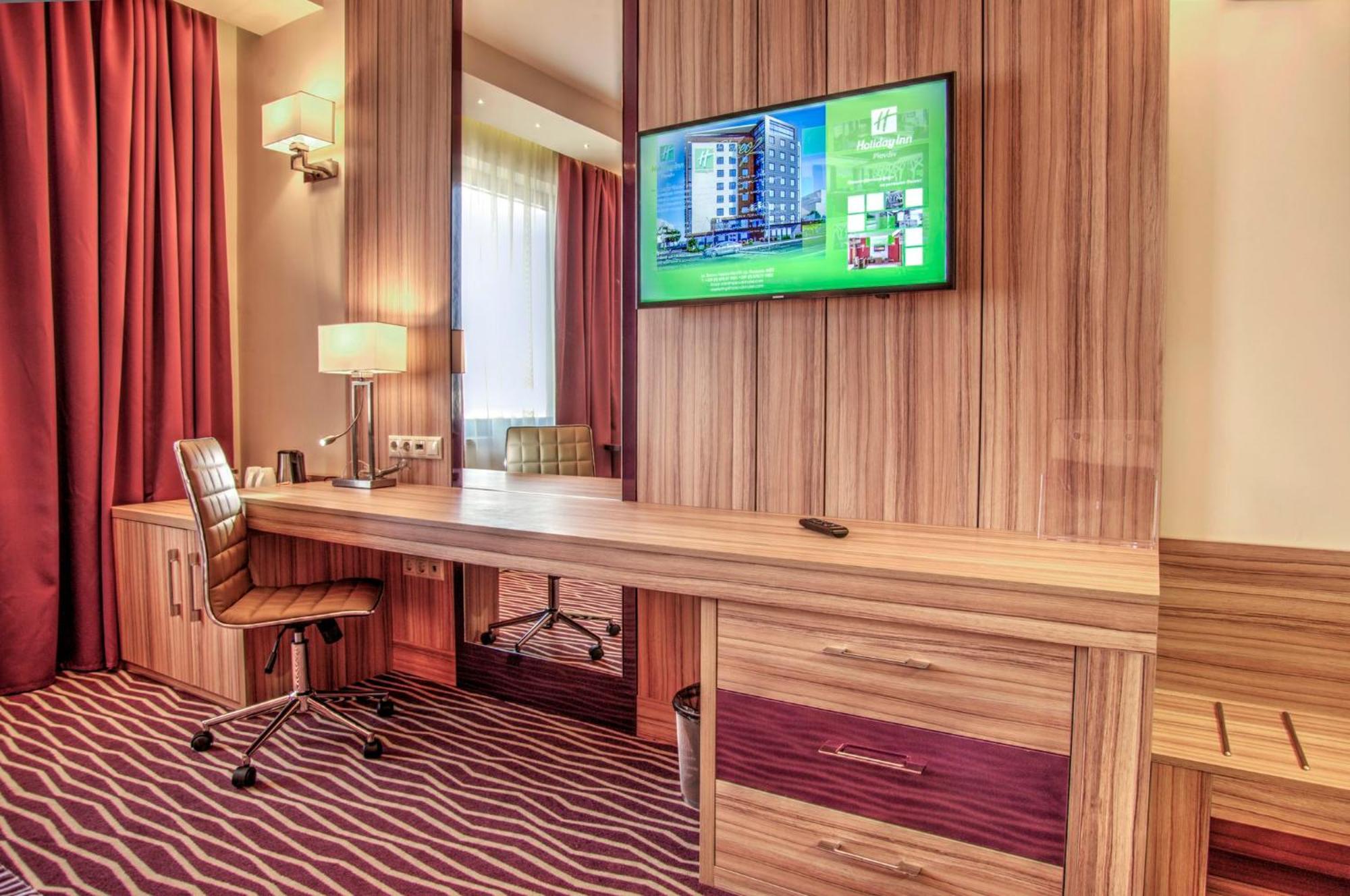 Holiday Inn Plovdiv By Ihg Bagian luar foto