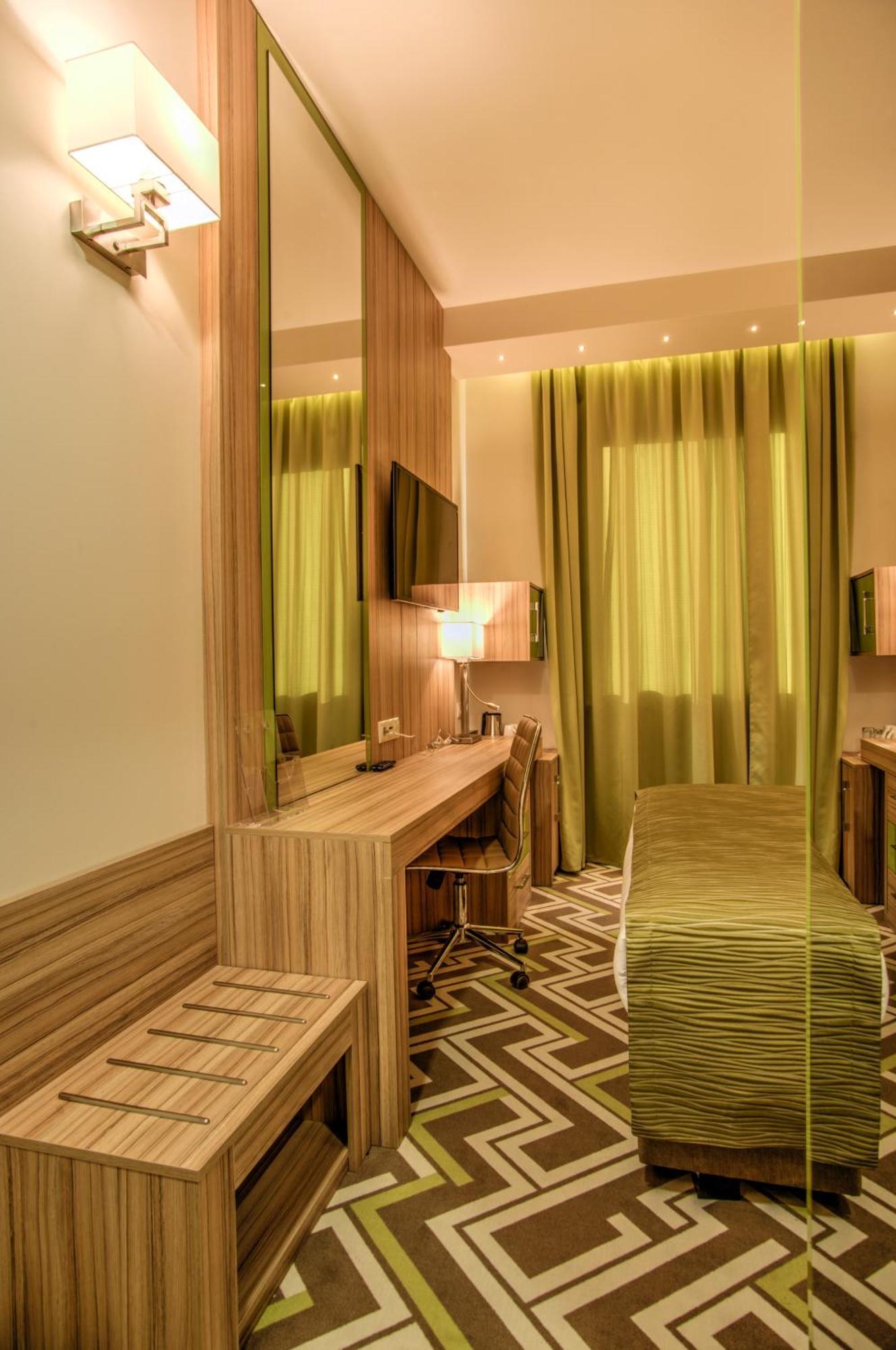 Holiday Inn Plovdiv By Ihg Bagian luar foto